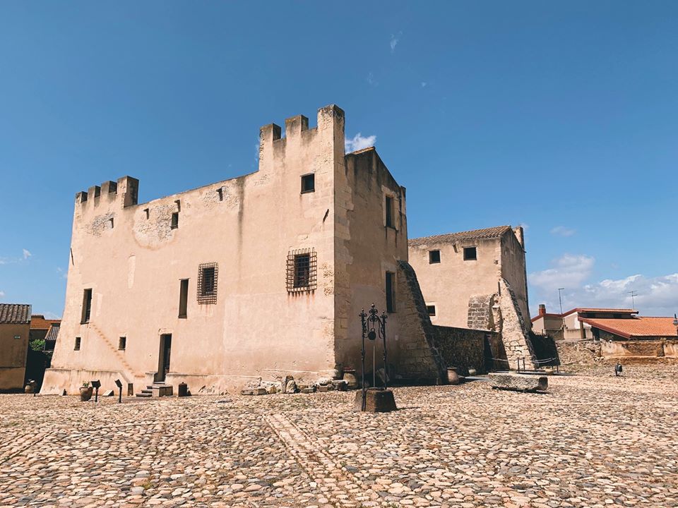 monumentiaperti's tweet photo. Il nostro itinerario in questi anni ci ha condotto anche nei comuni facenti parte dell'Unione dei comuni del basso campidano: #Monastir, #Nuraminis, #Samatzai, #SanSperate, #Ussana e #Villasor.
👉https://t.co/6dW3Yg0Hcg
#MonumentiAperti2020 https://t.co/518PXFj1UT