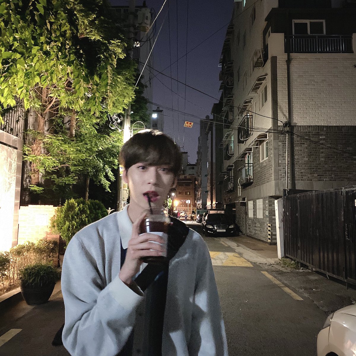 omnieuus's tweet photo. 【ONEUS 日本語訳】

[#ゴニ] 良い夜をお過ごし下さい 🌃✨ https://t.co/cod6iF0fm8