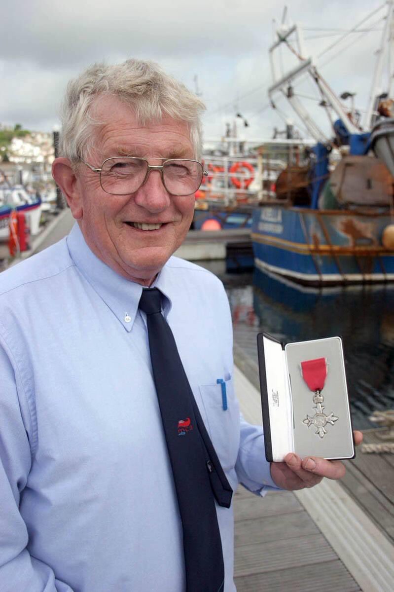 Rest in peace Mike ~ fair winds and following seas 💙 facebook.com/10381417131651… <a href="/penleelifeboat/">RNLI Penlee Lifeboat</a> <a href="/ThroughTheGaps/">Fishing News Live</a> <a href="/CornwallSeafood/">Seafood Cornwall</a> <a href="/MCA_media/">Maritime and Coastguard Agency</a> <a href="/CornwallLive/">Cornwall Live</a> <a href="/BBCCornwall/">BBC Cornwall</a>