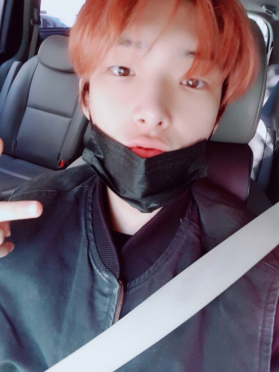 ATEEZofficial's tweet photo. [#민기] 너무 더워🔥
#ATEEZ #에이티즈 https://t.co/ktgbNxwNar