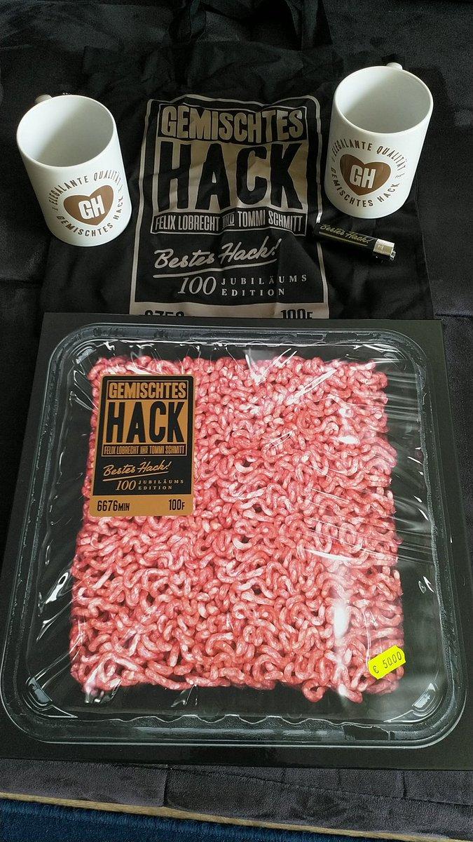 keinstressmit's tweet photo. Möglicherweise freue ich mich gerade sehr über die Lieferung #GemischtesHack #BestesHack von @felix_lobrecht und @TommiSchmitt.
Und wie geil ist das bitte, daß die Tragetasche von @earthpositive ist!
Harte Liebe.
Echt ma. https://t.co/xifj3TMqJR