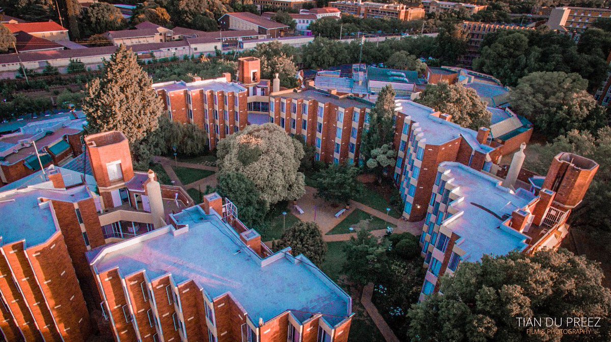 KasteelDames's tweet photo. Attention prospective NWU first years! Remember to apply to Kasteel Ladies Residence before the end of June!💜 https://t.co/sjq6wkEZ0m #mynwu #kasteel #myhuismyhart #myhomemyheart #LegaelamePeloyame https://t.co/68ENiTqmDF