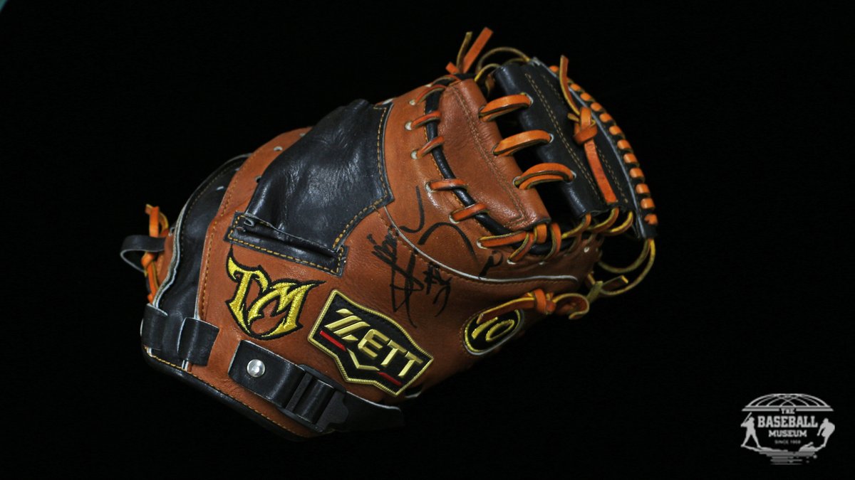 埼玉西武ライオンズ より、#森友哉 選手のキャッチャーミット、#平井