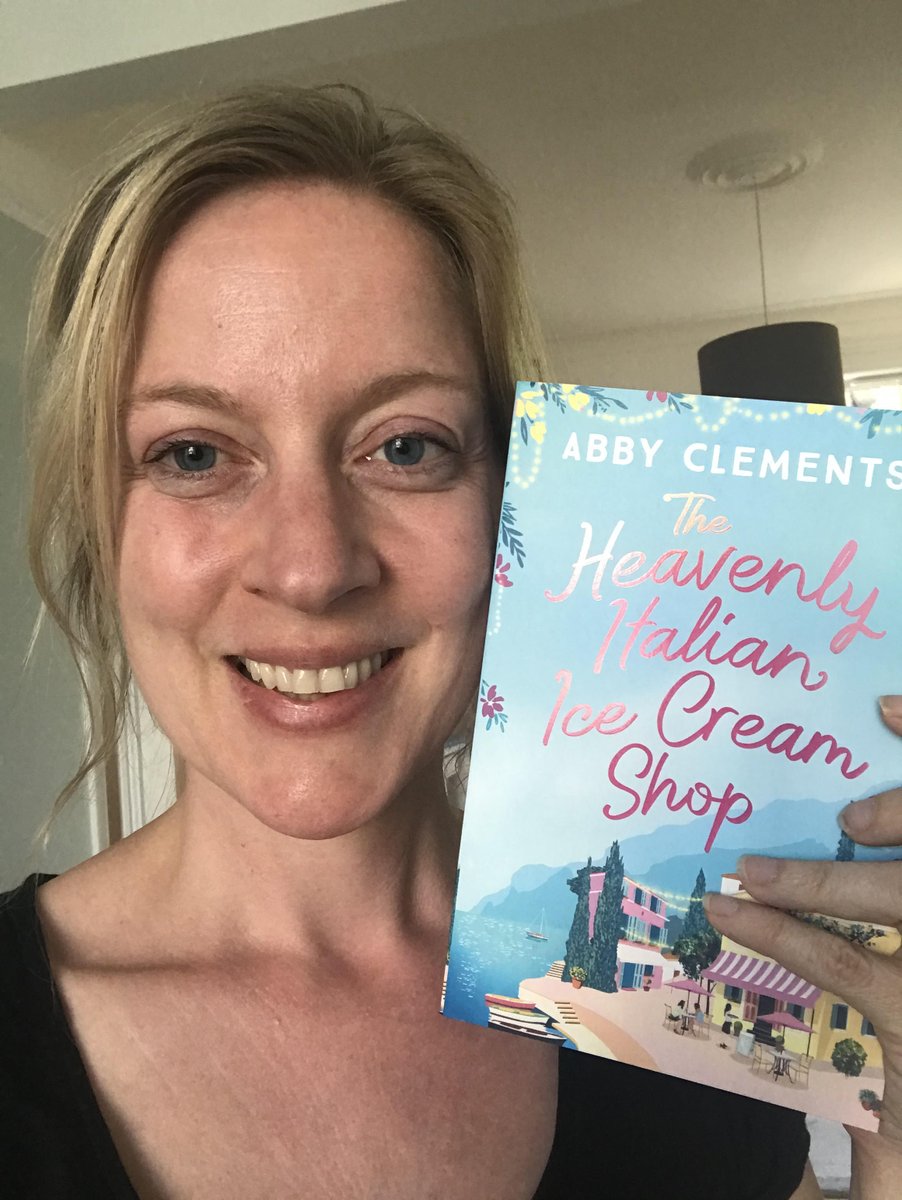 Hello! This beautiful new edition of The Heavenly Italian Ice Cream Shop just landed on my doormat, and I wanted to share it with you all. I'm so happy this book is out again, and will be in Tesco and Sainsbury's this week 🍾