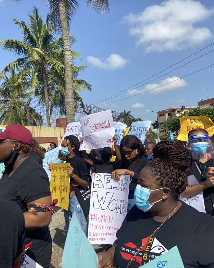 BlessingONwodo's tweet photo. Yesterday's protest at the Lagos House of Assembly with @WARNigeria

I translated the Chilean protest chant to pidgin which is what we used for the protest

"And the fault no be my own, no be my cloth or where I dey
THE RAPIST NA YOU"

#EndRapeCulture
#WomenAgainstRapeNigeria https://t.co/SaQAr6XSRa