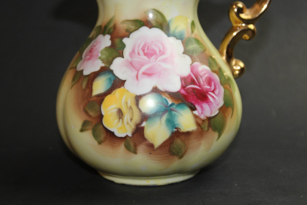 Wisdom_Lane's tweet image. Vintage 1960s Ceramic ENESCO Pitcher With Roses Pattern Gold Trim Paper Label On The Bottom tuppu.net/689a2652 #WisdomLane #Etsy #RosesPattern