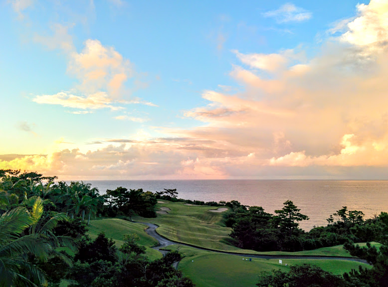 沖縄特産品南国市場 アクアグリーン沖縄 沖縄風景 カヌチャリゾート おはようございます 今日も笑顔でよろしくお願いします 青空 雲が好き 空のある風景 海 カヌチャリゾート 風景 風景写真 写真 写真旅行 スマホ写真 カメラ カメラ男子 沖縄