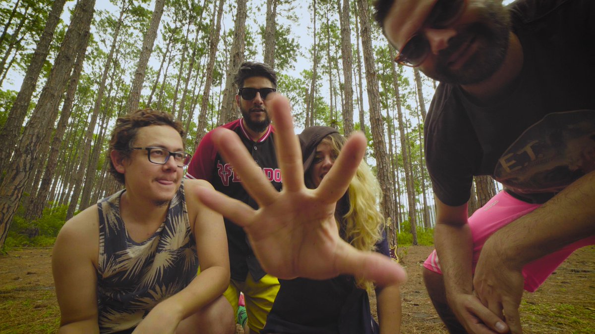 Empieza <a href="/Siglo21_Radio3/">Siglo21</a> con Tiqui Taca, de la banda argento-brasileña Mandale Mecha. Sonido de influencia tropical, tribal e industrial 

#ExigeRadio3