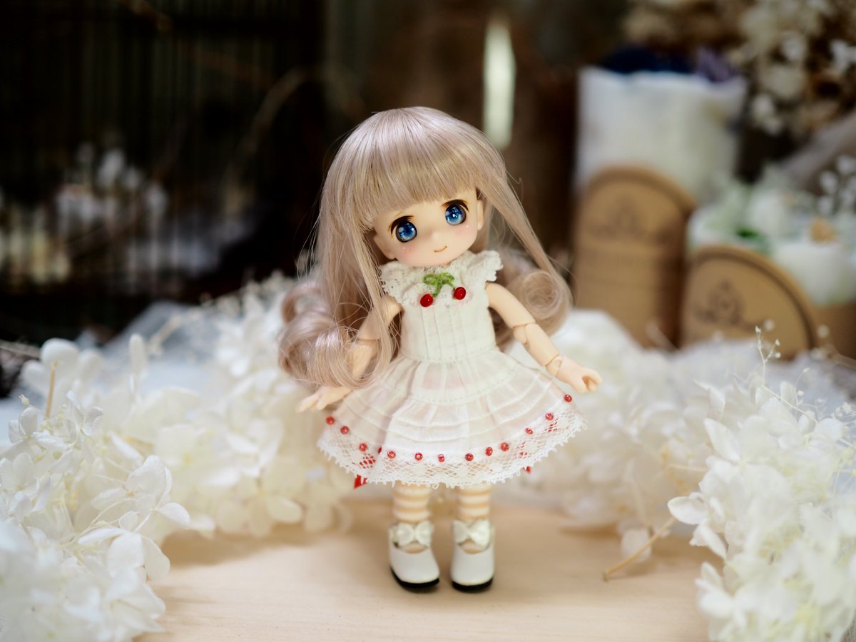 MaisonCherir's tweet photo. お洋服も完成したので、この子のお家探しをしようと思ってます〜✨
しかしどうやって探そうかまだ迷ってるけれども〜🙄💦
自分がメイクやカスタムした子を出品するのは、ブライス以外は初めてだからドキドキする💗
#obヘッド #E00 #HAKASE https://t.co/gHHR7zET1R
