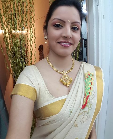 PRIYA19136552's tweet photo. இலவசமாக கிடைக்கும்
��ொற்களை கொண்டு
ஒருவரை எளிதில் காயப்படுத்திவிட்டு விலைமதிக்க முடியாத ஒரு
அன்பை இழந்து விடாதீர்கள்..
Good afternoon friends https://t.co/6uyuYozC7p