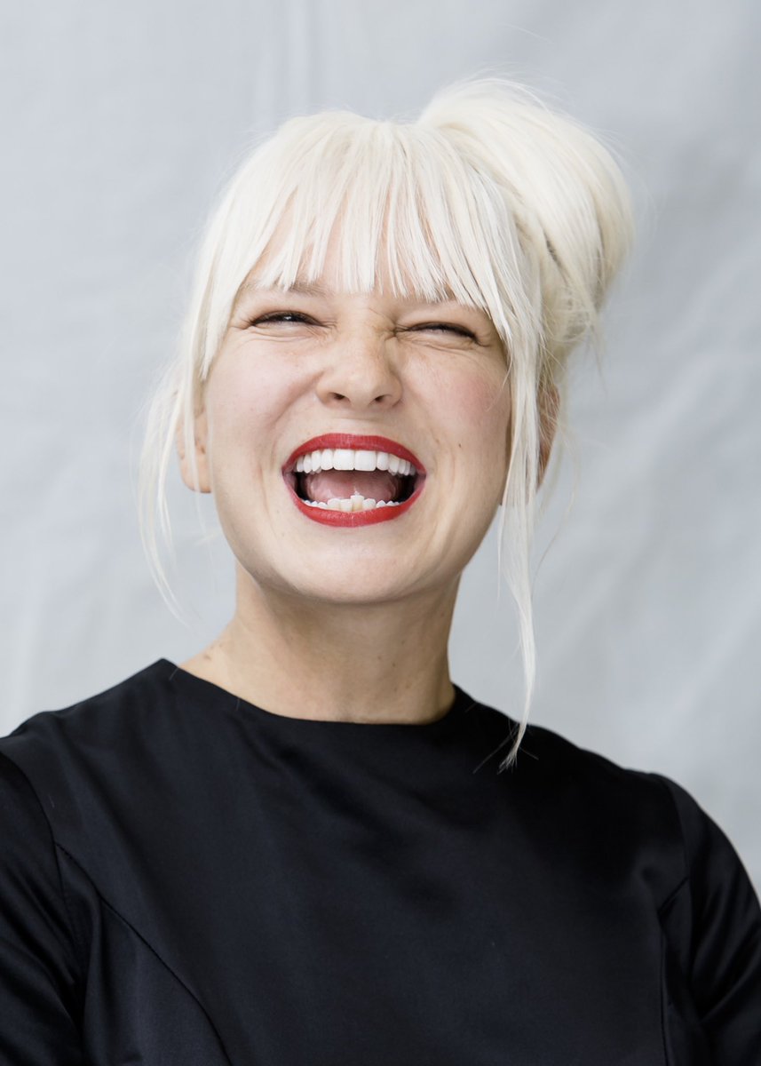 Sia 2022 певица. Sia фото певицы. сиа певица. Sia 2010. Sia фото певицы.