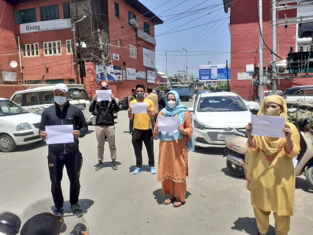 Umerwani99's tweet photo. Days passed & now the years. #NISCommunityCoaches engaged under #PM Scheme pressing for redressal of their genuine grievances including release of their salaries from past one & a half year held with #JKSportsCouncil.
Is anybody listening? @PMOIndia @RijijuOffice @KirenRijiju https://t.co/IZM95gnomy