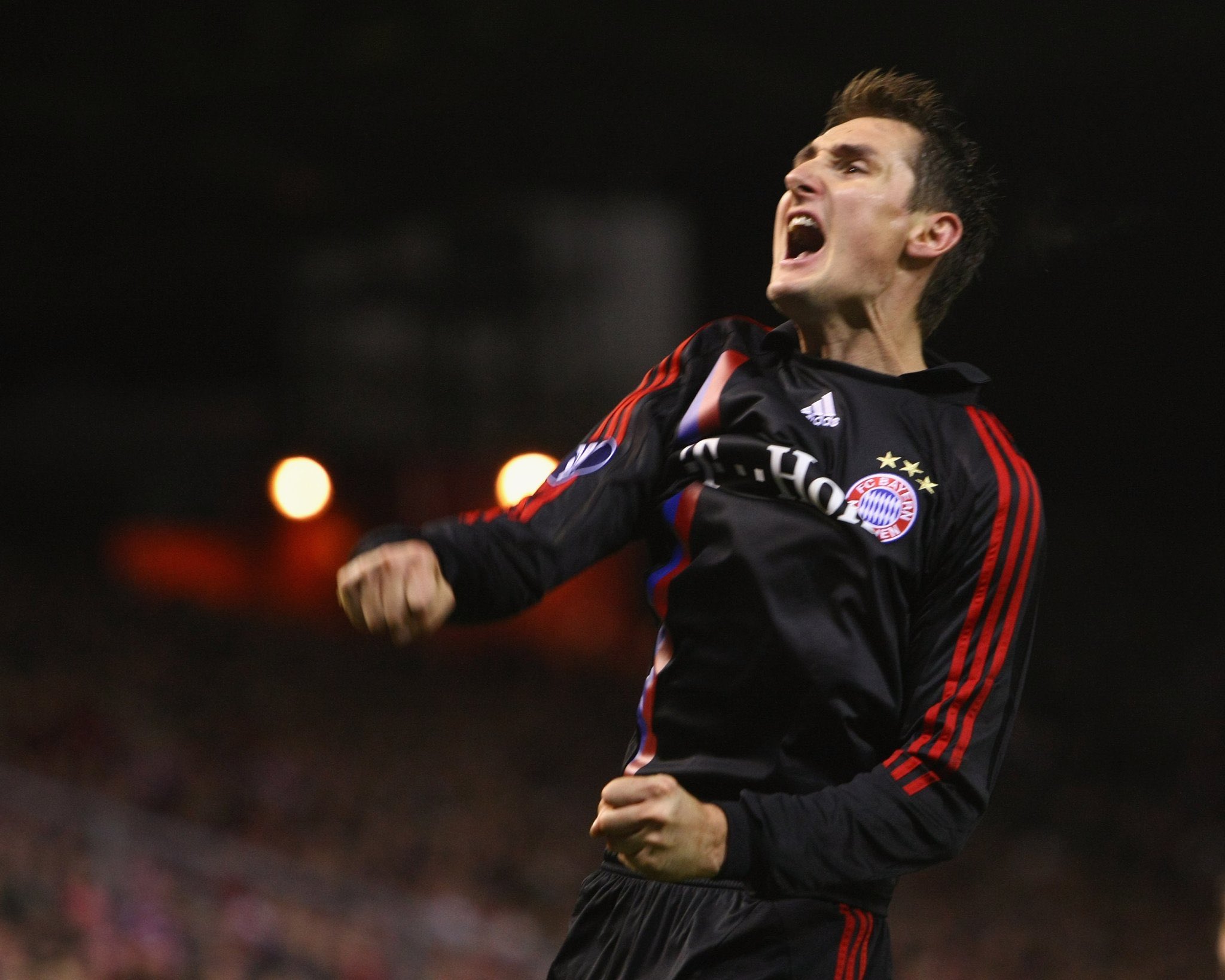 Happy Birthday to the leading goalscorer in world cup and the world cup winner (2014) Miroslav Klose. 