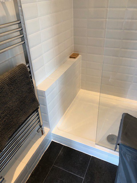 ChurchillCoLtd's tweet photo. We've recently completed a bathroom project in #ElmPark. The customer is really pleased, and so are we! If you have any building projects that need doing (no matter how big or small), give us a call! #kitchenrefurbishment #essexconstruction #essexbuilders https://t.co/s9vgEYe25Q