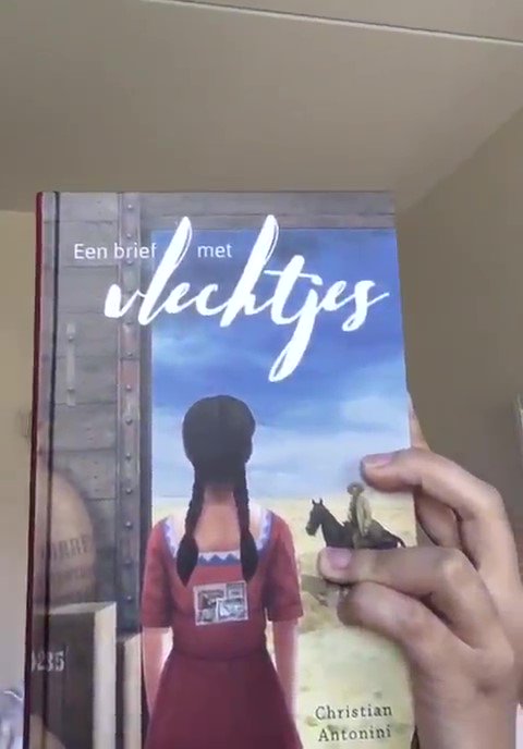 Lazeta_boeken's tweet photo. Hannah (brugklas) is enthousiast over dit boek! Aan docenten bieden wij er gratis materialen bij voor  3 sessies #closereading. https://t.co/OguhWyW6bN
#boekopschool #lezen #leestip #lestip #maandvandefilosofie #Nederlands https://t.co/ptt81xpxtk