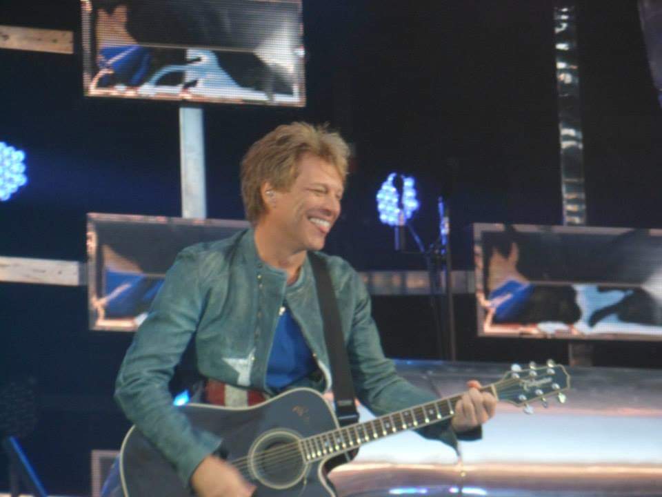 JoviGirl_1980's tweet photo. #BonJoviMemories π #BonJovi #Manchester2013 @BonJovi @jonbonjovi https://t.co/GVwyQlwJbr