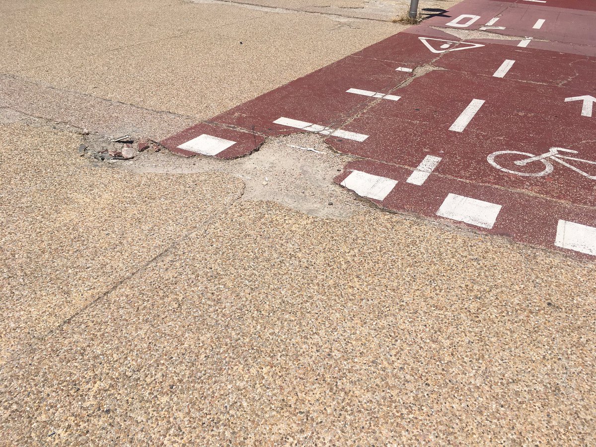 sikiliki's tweet photo. @Lineamadrid mejora urgente del anillo verde ciclista en el tramo del distrito de Hortaleza. En torno al kilómetro 4.500 https://t.co/9UsxWh3jkK