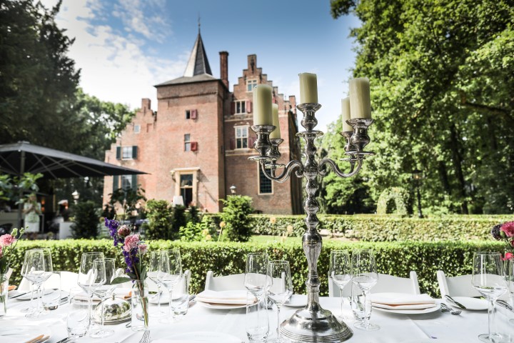 We gaan wat nieuws doen!
Na ruim 30 jaar weer dineren op Kasteel Wijenburg? Het kan vanaf vrijdag 12 juni as, dan opent Kasteel Wijenburg namelijk haar pop-up restaurant! Elke (beschikbare) vrijdag en zaterdag in de zomermaanden! Meer weten? kasteelwijenburg.nl/pop-up-restaur…