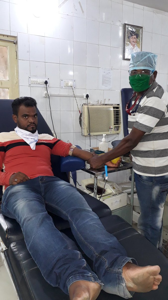 ChinmayaBhadrak's tweet photo. We the members of #Unique_Drops donated 2 units of AB+ve to a cancer patient of 50 years old lady &amp; 1 unit of A+ve to a 3 years girl child at #Bhadrak_Hospital &amp; welcoming everyone to become a doner to save lives @gyana_r_das @AnubhavMohanty_ @AtulNay53235011 🙏 https://t.co/gdKFyvtDf3
