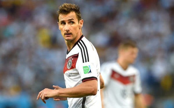 Happy Birthday Miroslav Klose.   What\s your favorite Klose moment? 
