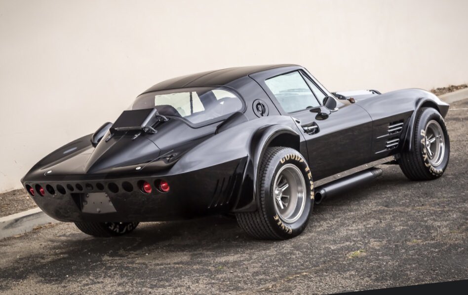 HillbankUSA's tweet image. Own and drive a car that’s one in a million, not one of a million. Duntov inspired ‘63 Corvette Grand Sport by Superformance. #superformancellc #chevypower #chevymuscle #grandsport #americancar #grandsportcorvette #corvettegrandsport
