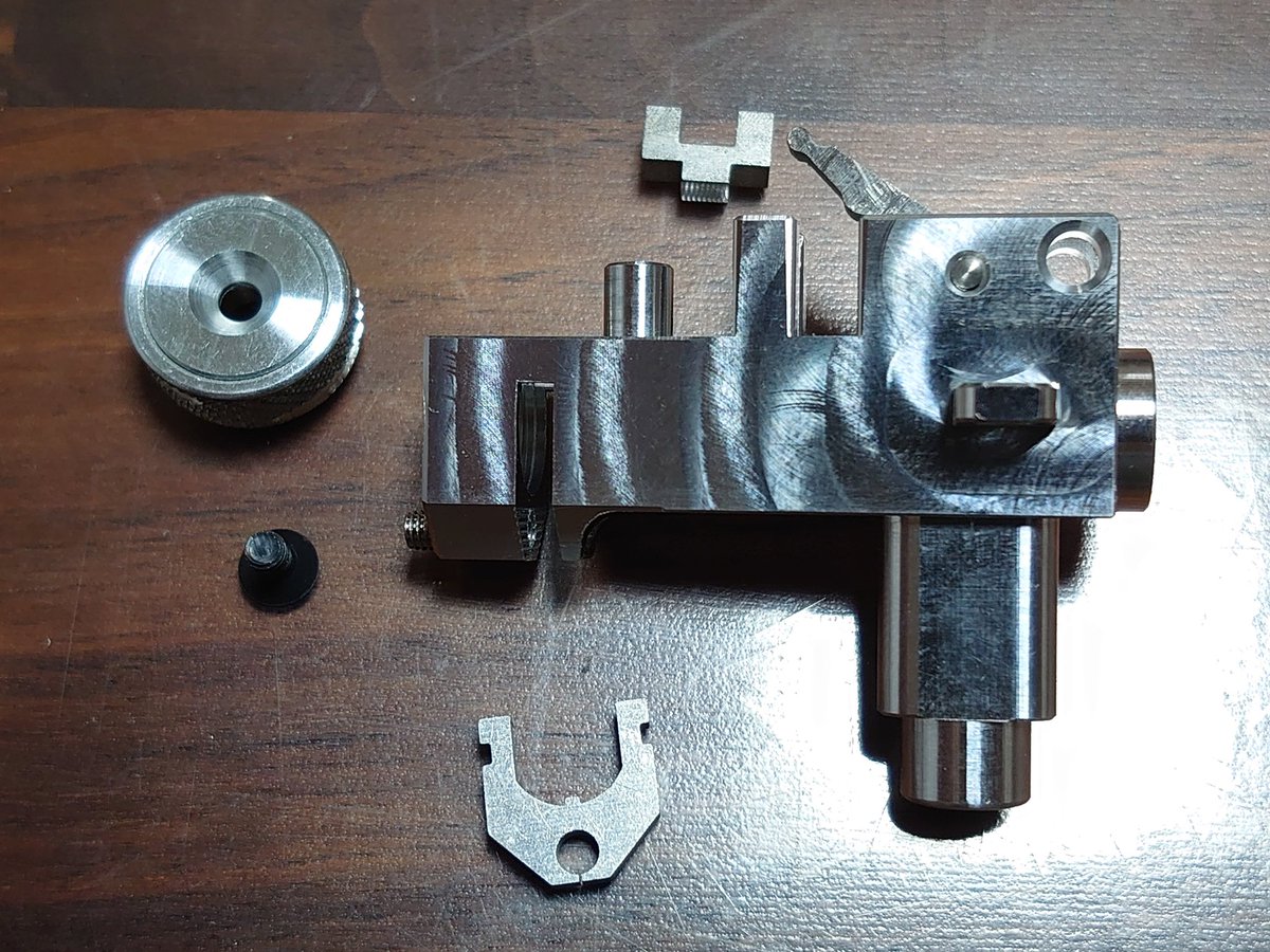 Cpk555 Ae おに 来たで Akタイプ用の ダイヤルチャンバー 押しゴムを真下に押すmaxxとかと 同じ感じの構造 Lctタイプのチャンバーの所が 二股になってるバレルじゃないと 取りつかないかも ボクのはdytacので加工が要りました とりあえず簡単には