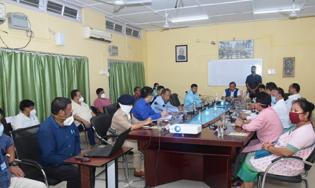 pallablochandas's tweet photo. Continuing our path forward by remaining vigilant & prepared, took part in a review meeting presided by HM Dr @himantabiswa with district admin of West Karbi Anglong in #Hamren regarding #COVID19 situation, along with MoS @Pijush_hazarika, CEM @TuliramRonghang & EMs.
#AssamCares https://t.co/J68XQ9TPxi
