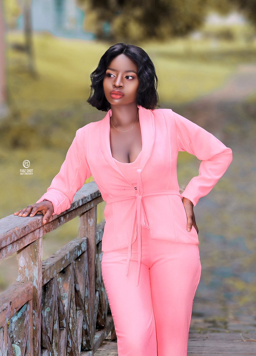 emifabz's tweet photo. Abeg abeg just use 2secs of your time to support our photography hustle. Abeg🙏🏽

#mayowa #Venita #davido #chioma #photography #PHOTOS #tuesdayvibes #Burna #chelsea #wizkid #style #style #Hypocrites #fabz_shot https://t.co/EjzEZfpMLY