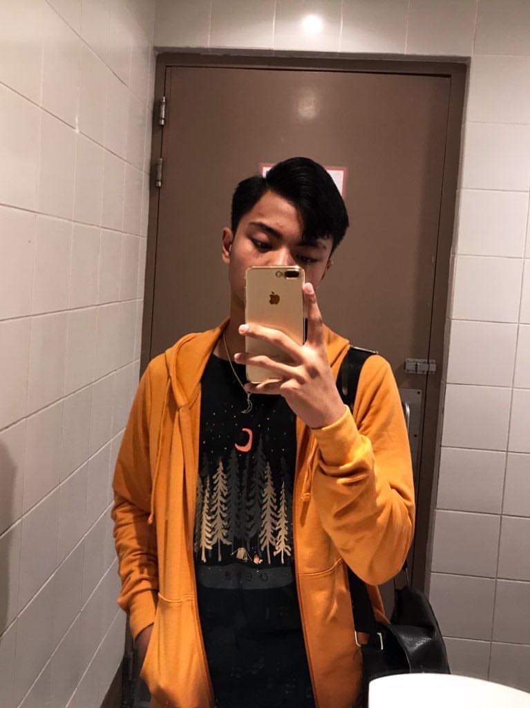 ChriziaHenson's tweet image. Tangena bat ang gwapo mo ah tercero kaba ah?  Sowwy naaaaaa mwah @PdgmzII 
#AMIGOSFOREVER