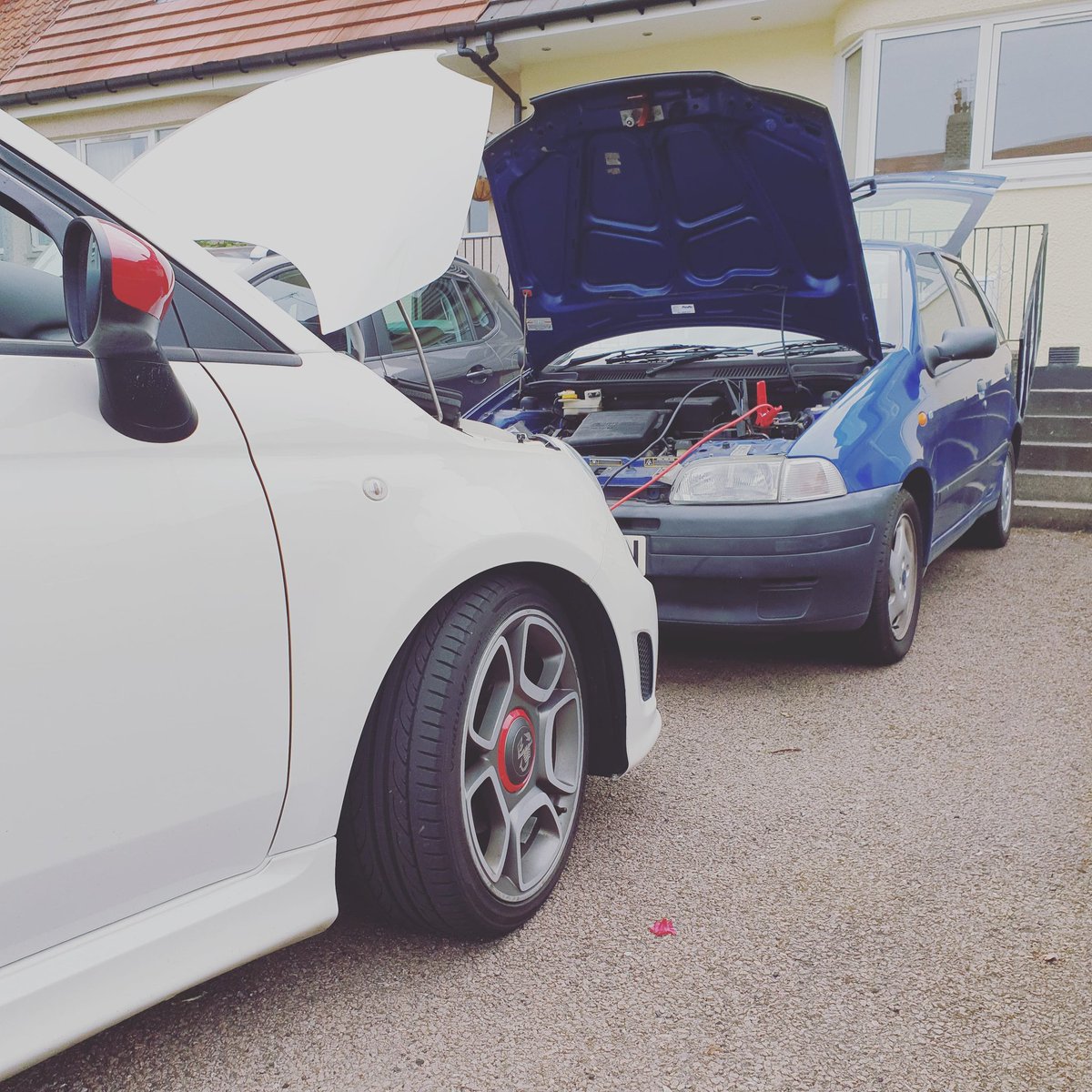 FiatScotland's tweet photo. So today work began on getting the #punto back on the road after a 3 month sleep. Needs a little work but she started with next to no effort...just a quick jump 😍 https://t.co/nLOvnrci44