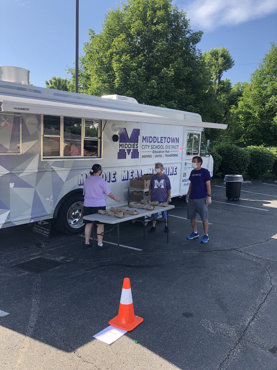 Summer meals provided by The Middie Meal Machine. Visit us  ⁦@MayfieldTweets⁩ until 11:30. ⁦@MiddletownOH⁩ #MiddieRising #SummerMeals