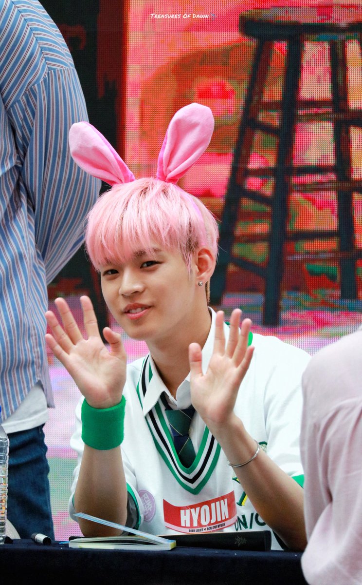 TreasuresOfDawn's tweet photo. 𝟙𝟠𝟘𝟞𝟙𝟟 💖

굿나잇 🛏🌙
화2팅 수요일 ✊🏻

#새벽의보배 #김효진 #효진 #HYOJIN #ヒョジン #金曉珍 #온앤오프 #ONF #TreasuresOfDawn #트레져스오브던 @WM_ONOFF https://t.co/9jfzus1Q0F