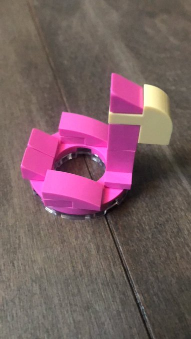 thenewMrsGordon's tweet photo. L is for @LEGO_Group! #flamingo #pineapple #fab14 #weloveLEGO #futureLEGOCEO https://t.co/uU10RBpF7H