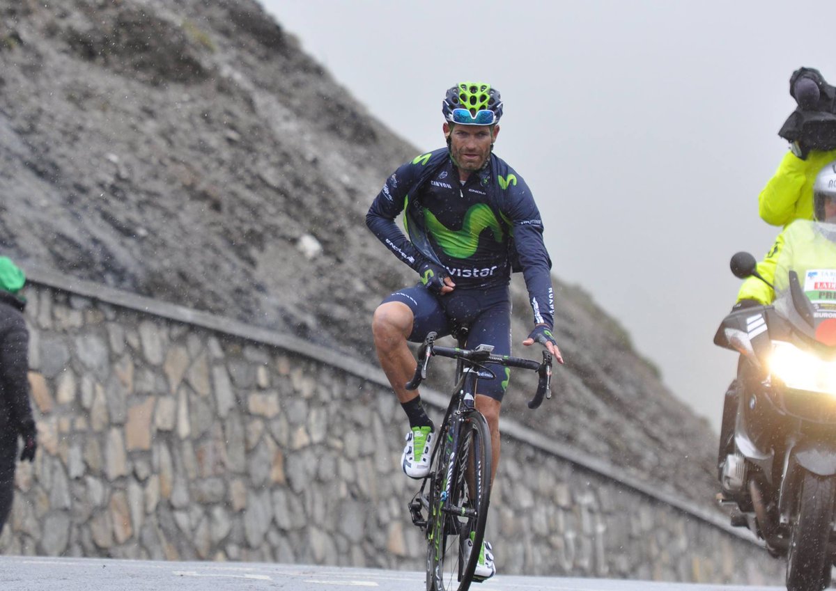 RouteOccitanie's tweet photo. ⏪ - #RDS2016
Il neige au sommet du Tourmalet ! 🌨😱 https://t.co/BI5zIyysZW