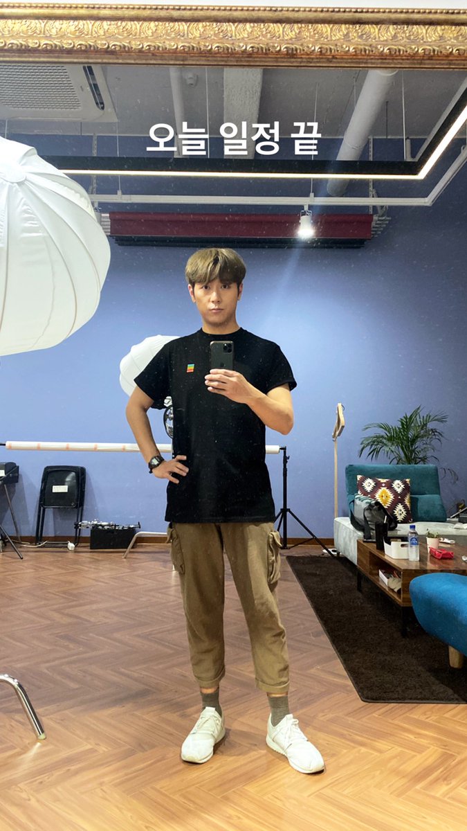 ournaru's tweet photo. 생방 둘 하고 오랜만에 영현이 보고 바쁘 (헥헥) #솔루션스 #THESOLUTIONS #LOAD #아이돌라디오 #더쇼 #dancewithmechallenge #dwmchallenge https://t.co/7Shy0GK6Uv