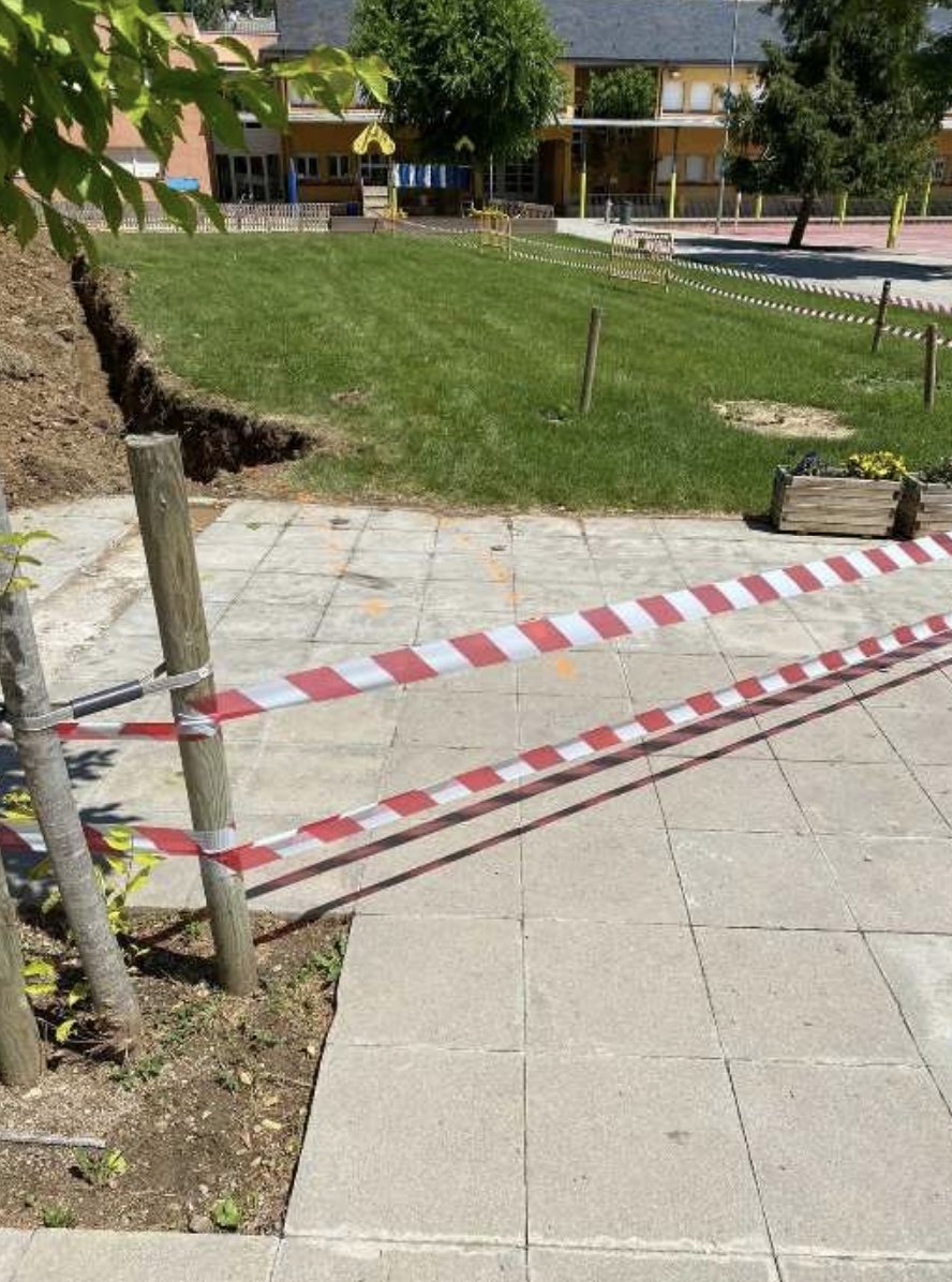 Promo_Economica's tweet photo. La @DiputacioLleida i l'@ajlaseu promouen les obres 🚧 per dotar de calefacció renovable amb biomassa ♻️🌲🪵 el Centre Cultural de les Monges i del CEIP Pau Claris de #LaSeuUrgell en el projecte #FOREST4LOCAL del programa #FEDER #FonsUECat https://t.co/JYKipp47st