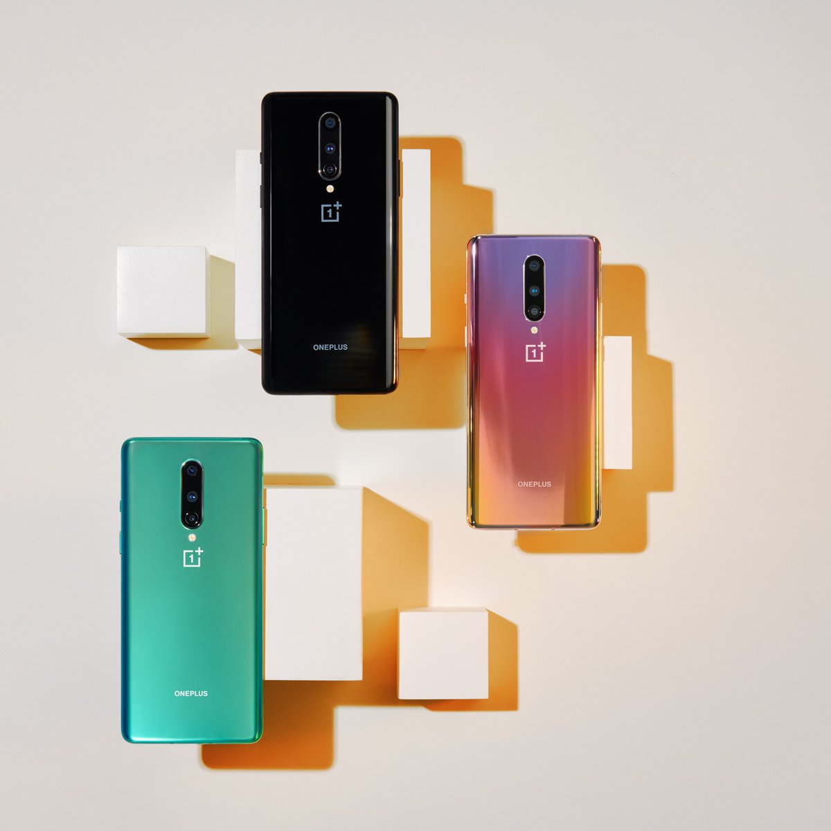 oneplus's tweet photo. #OnePlusOne to #OnePlus8Series. Accessory or phone. #NoDetailisTooSmall.
🔘 Satisfyingly clicky buttons
👀 Aesthetically pleasing symmetry
✋ Refined materials and finishes that feel great in hand
🌈 Colors that change according to perspective and light https://t.co/pyl4Iz83Cy