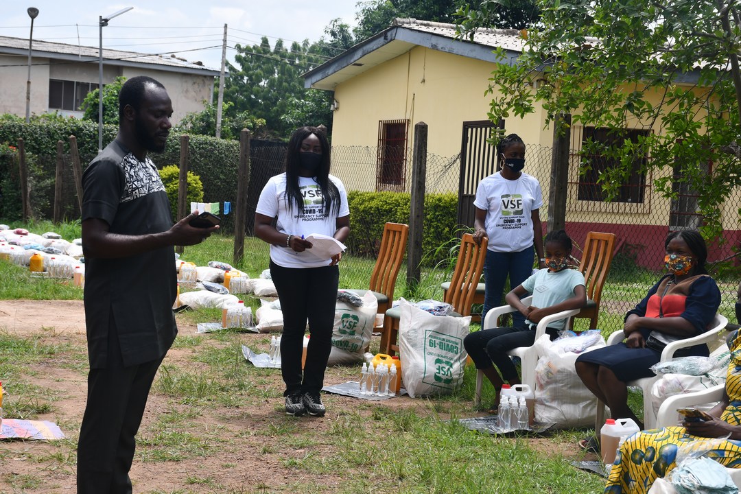 southsaharan's tweet photo. Distribution of @VSFNigeria palliatives in Enugu South L.G.A for Garki, Uwani and Obeagu communities in Enugu State carried out by @southsaharan on Monday 8th June 2020.
#VSFCovid19Intervention
#SSDOProgram
#COVID19Nigeria
#COVID__19
#MondayMotivation https://t.co/daESBzM1Ox