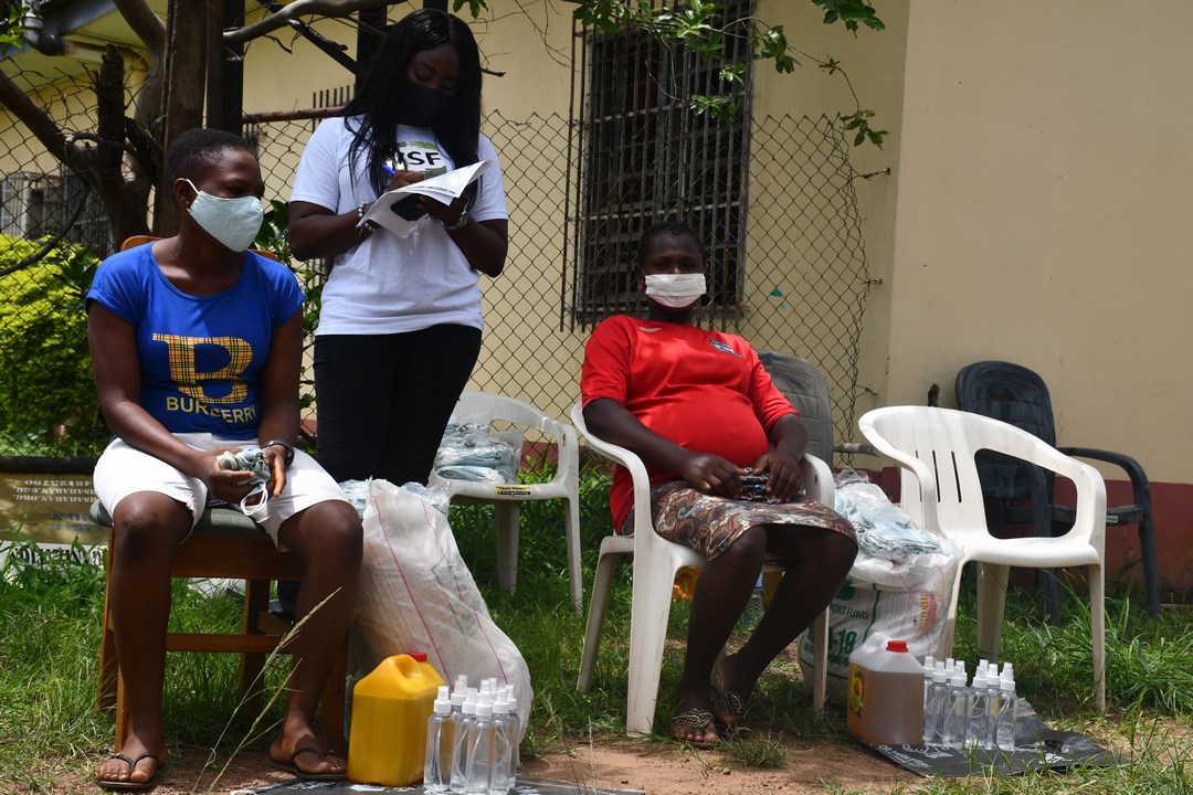 southsaharan's tweet photo. Household members from Enugu South L.G.A with their @VSFNigeria palliatives
#VSFCovid19Intervention
#SSDOProgram
#COVID19Nigeria
#COVID__19
#MondayMotivation https://t.co/NHgKklrK5e