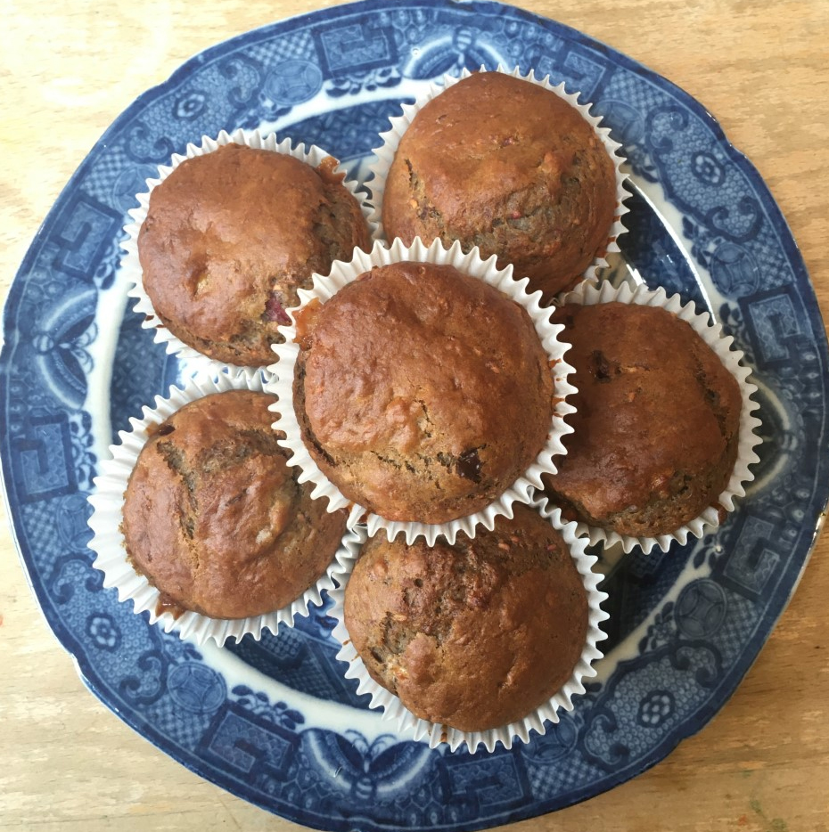 CDPStoday's tweet photo. Food, glorious food…
Beautiful papier-mâché apples from Maya, delicious-looking muffins (banana, raspberry, chocolate and fudge) from Sasha & amazingly healthy-looking overnight oats breakfast from Evie-Beth.
Year 7, you are really spoiling us!
#Year7Design #Remotelearning https://t.co/oGUmbMFaZl