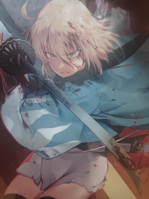 これはライフハックなのですが、レッドラ帝都特典のメタルポスターは角度によって目の光がなくなるので最最最最最最高です 