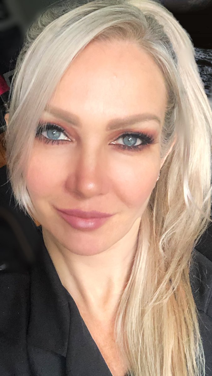 CorinaKofficial's tweet photo. Sometimes you just have to make up your mind to escape to your happy place. ❤️ Mine is writing music in my studio! Do you know where yours is? 🤔
.
#corinak #irishsinger #irelandmusic #femalemusicproducer #irishpop #spotify #femaleirishsinger #irishmusicparty #musicfromireland https://t.co/zl6SQcIRGb
