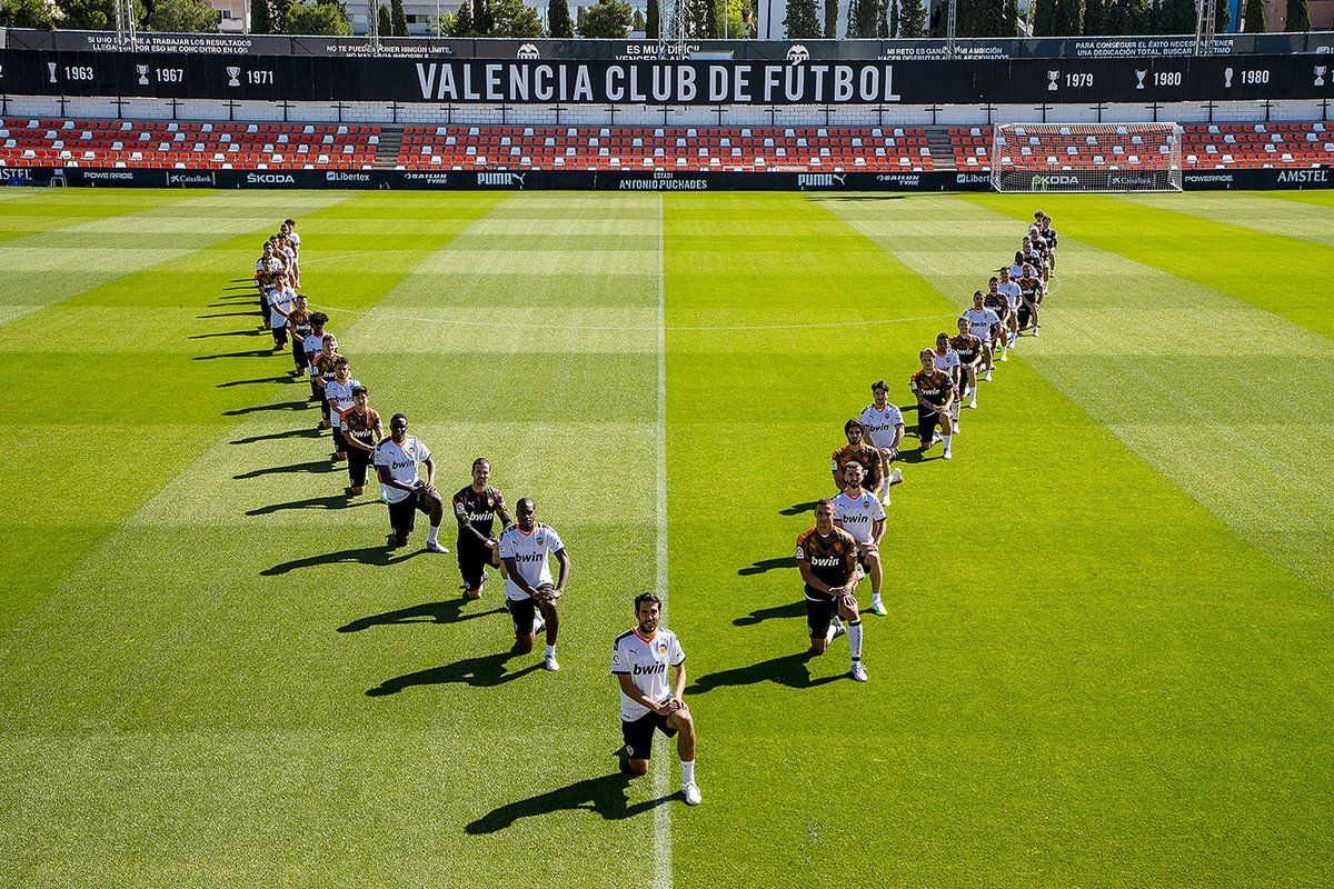 valenciacf's tweet image. El Valencia CF, contra cualquier tipo de racismo, desigualdad y discriminación

✋🏻✋🏽✋🏾✋🏿  𝗕𝗹𝗮𝗰𝗸 𝗟𝗶𝘃𝗲𝘀 𝗠𝗮𝘁𝘁𝗲𝗿 ✋🏻✋🏽✋🏾✋🏿

#AMUNTWorld 🌍 BLM