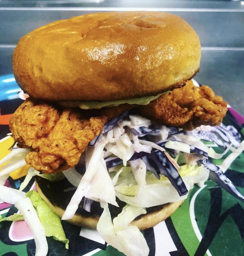 Nice to mEAT you, check out the hot chick from the weekend, home made guacamole and fresh diced slaw sit with our spicy butterfly chicken breast This looks tasty as hell!
Book your slot at one of Newport’s best burger joint and grab yourself a takeaway this weekend and we deliver