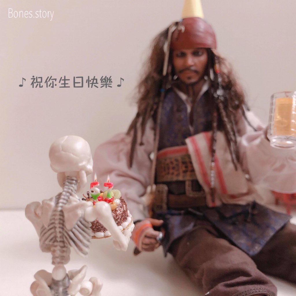 bones_story's tweet photo. 🎂生日快樂！！！
巧克力黑森林蛋糕配滿滿的水果
再加上三色數字蠟燭，道地台灣味🤣🤣
-
#骷髏劇場 #袖珍 #仿真食物 #黏土
#蛋糕 #生日 #fakefood #cake #ケーキ 
#お誕生日 #birthday
#toyphoto #poseskeleton #hottoys
#toyphotography #骷髏人 #rement
#強尼戴普 #傑克史派羅 #johnnydepp #DX15 https://t.co/pMXz32SjWy