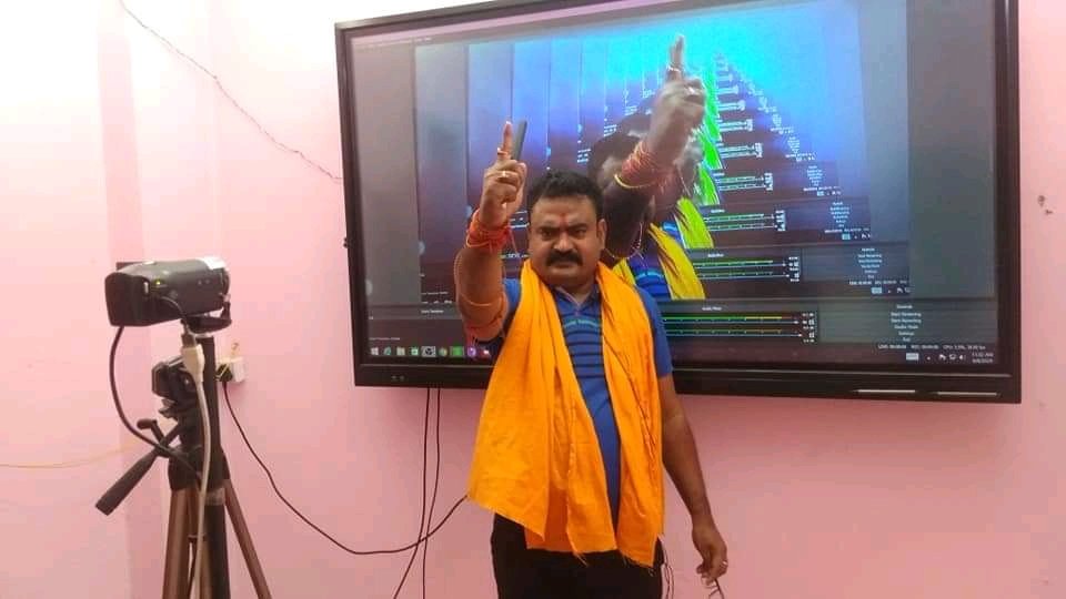 GuruRahman5's tweet photo. केंद्र सरकार के निर्देश अनुसार कोचिंग संस्थान 15 अगस्त के बाद खुलेगा।लेकिन इन बीच अद्म्या अदिति गुरुकुल में ऑनलाइन क्लास चल रहा है ताकि बच्चों की पढ़ाई बाधित न हो।इक्छुक बच्चें शीघ्र ही सम्पर्क करें https://t.co/TavwXK8YGm