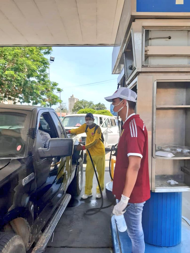 FNJPetrolera's tweet photo. #JuventudPetrolera realiza supervisión del Plan de Distribución y Abastecimiento de Combustible en #ZuliaCostaOriental, especificamente en la E/S "La Estrella" arrojando resultados exitosos en cuanto a funcionamiento de manera del sistema #PDV_Bio
@NicolasMaduro
@dcabellor https://t.co/wHHasjByKH