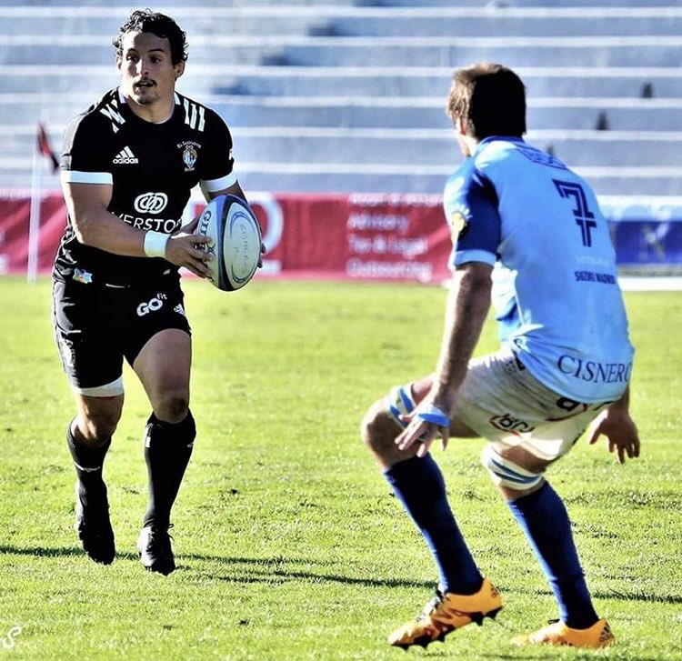 Juan Pablo Socino, centro argentino ex internacional con <a href="/lospumas/">Los Pumas</a>, pone rumbo a <a href="/Saracens/">Saracens Rugby Club</a> tras su fugaz paso por <a href="/DHFerugby/">División de Honor de Rugby</a> debido a una desafortunada lesión. Una pena no haber podido disfrutar más de uno de los jugadores que más expectación generó.

¡Mucha suerte, <a href="/MamutSocino/">Juan Pablo Socino</a>!