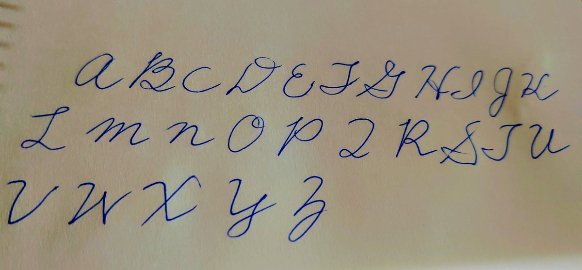 くーさん 懐かしくて書いてみたら忘れかけてる筆記体 あれ Fとかqなんて忘れてたwwwいっぱい書かされたな Rt くーさん 懐かしくて書いてみたら忘れかけてる筆記体 あれ Fとかqなんて忘れてたwwwいっぱい書かされたな Rt