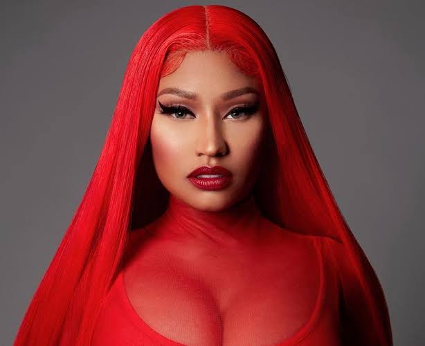 HolyBarbTaki's tweet photo. Nicki Minaj rocking red hair ❤ https://t.co/wNsEtE7Y0L